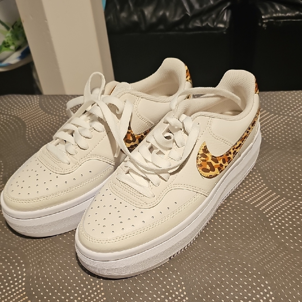 New Nike Sneakers with Leopard Swoosh... Size 7..free Shipping